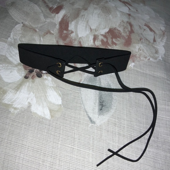 Front Lace Up Choker. - Picture 3 of 9